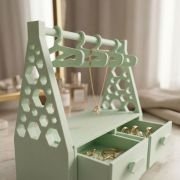 Stojalo za nakit s predali