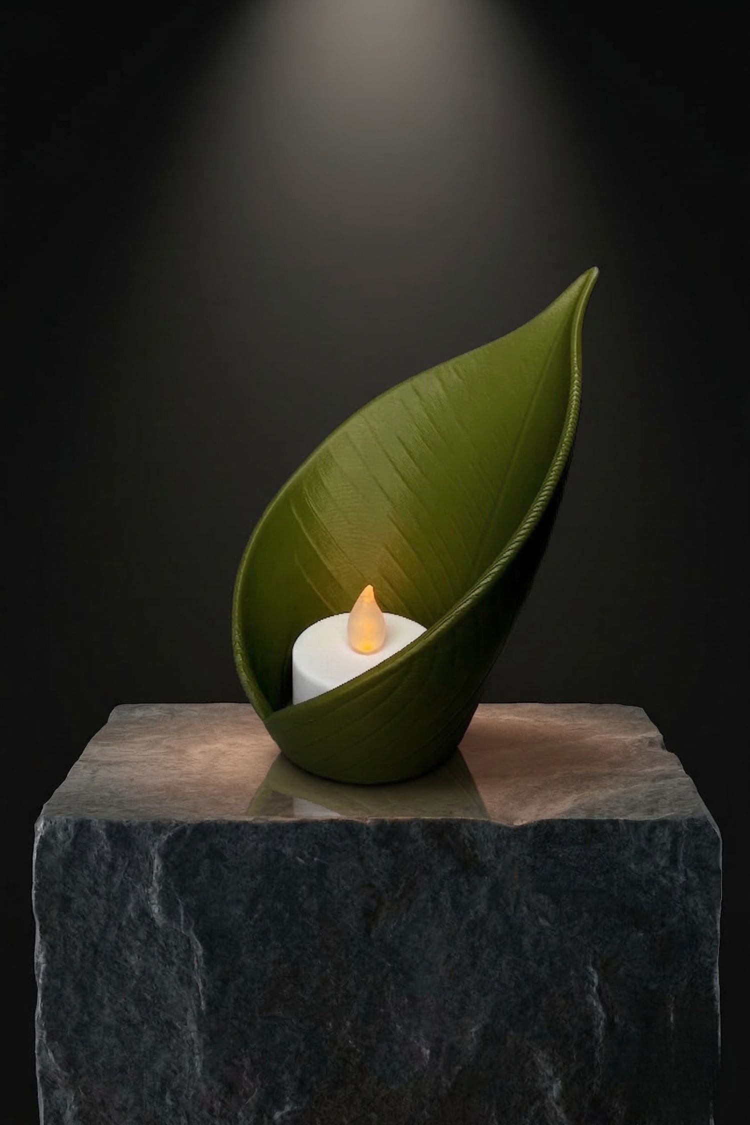 Dekorativni svečnik “List”