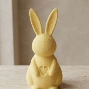 Pastelni sedeči zajček